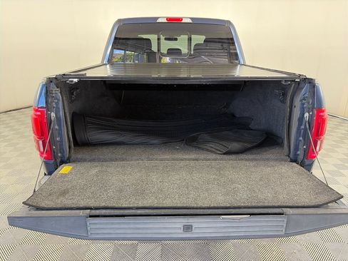 Used 2015 Ford F150 Platinum w/ Equipment Group 701A Luxury AWD/4WD image 28