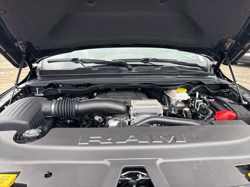 New 2026 RAM 1500 4x4 Crew Cab image 32