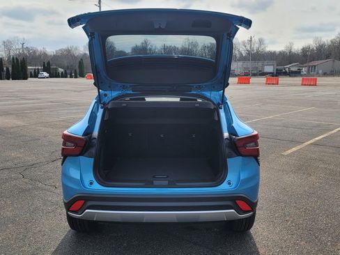 New 2026 Chevrolet Trax LT FWD image 11