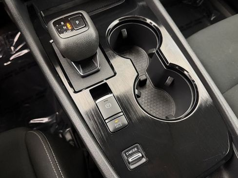 Used 2024 Nissan Rogue S image 23