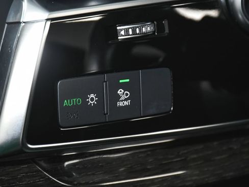 Used 2023 Audi Q7 3.0T Premium Plus w/ Premium Plus Package AWD/4WD image 25