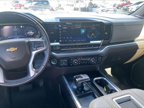 Used 2022 Chevrolet Silverado 1500 LTZ image 8