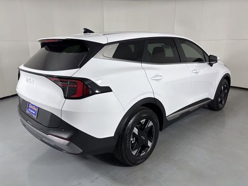 New 2026 Kia Sportage LX image 8