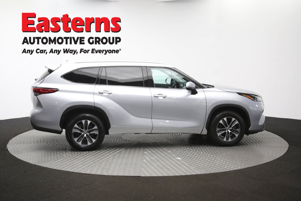 Used 2021 Toyota Highlander XLE FWD image 51