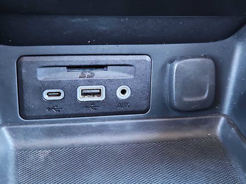 Used 2022 GMC Terrain SLT image 31