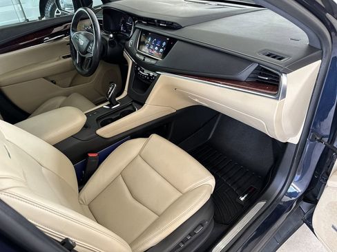Used 2017 Cadillac XT5 Premium Luxury w/ Advanced Security Package FWD image 36