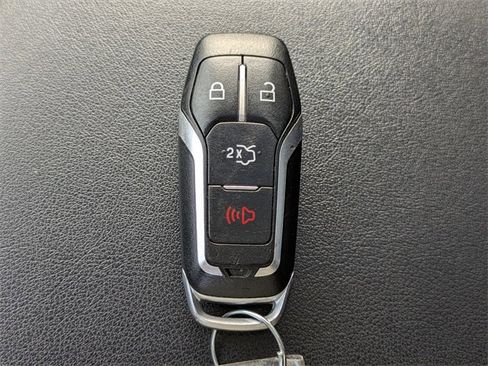 Used 2016 Ford Edge Titanium image 29