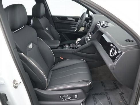 New 2025 Bentley Bentayga Extended Wheelbase image 21