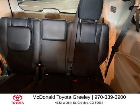Used 2019 Dodge Grand Caravan SXT FWD image 17