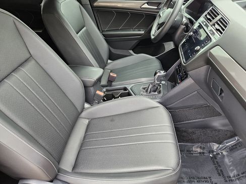 Used 2023 Volkswagen Tiguan SE R-Line FWD image 6