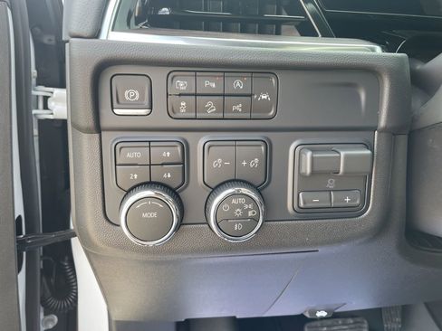 New 2026 Chevrolet Suburban Premier w/ Sun And Tow Package image 19