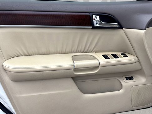 Used 2010 INFINITI M35 w/ Technology Pkg image 19