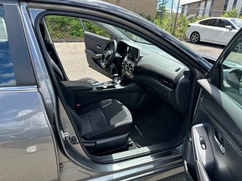Used 2023 Nissan Sentra SR w/ Electronics Package FWD image 25