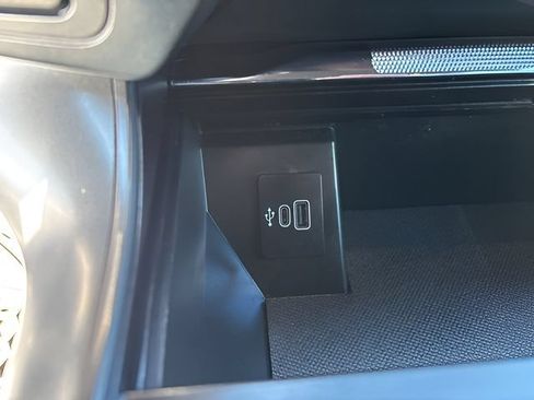Used 2025 Ford F150 Lariat AWD/4WD image 30