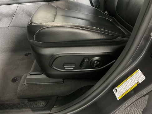Used 2022 Jeep Grand Cherokee Limited AWD/4WD image 23