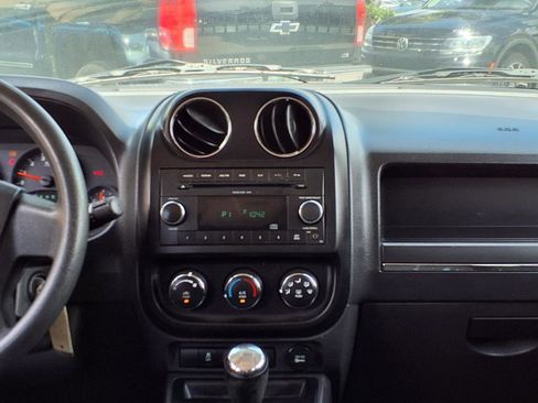 Used 2010 Jeep Patriot Sport image 15