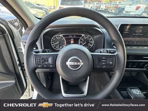 Used 2023 Nissan Rogue S AWD/4WD image 12