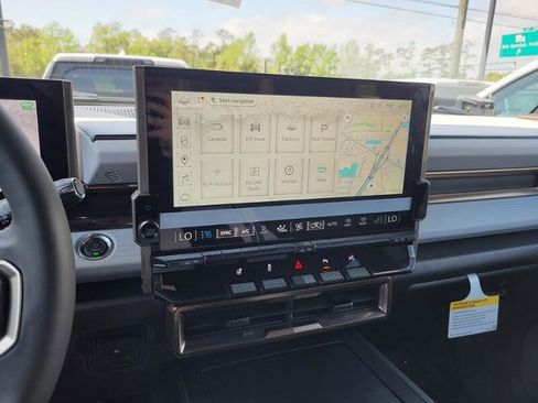 New 2025 GMC Hummer EV 2X w/ LPO, Illumination Package image 18