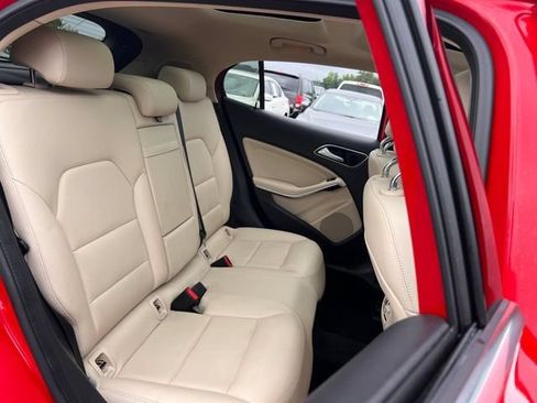 Used 2019 Mercedes-Benz GLA 250 4MATIC image 29