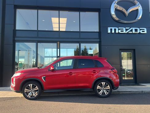 Used 2020 Mitsubishi Outlander Sport SE AWD/4WD image 1