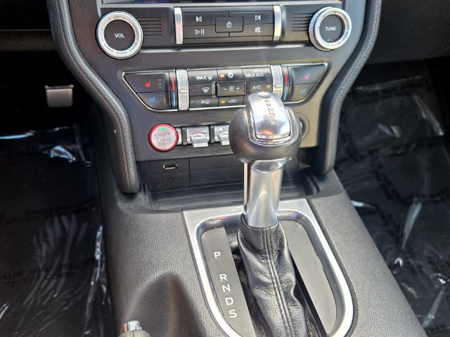 Used 2022 Ford Mustang Premium RWD image 17