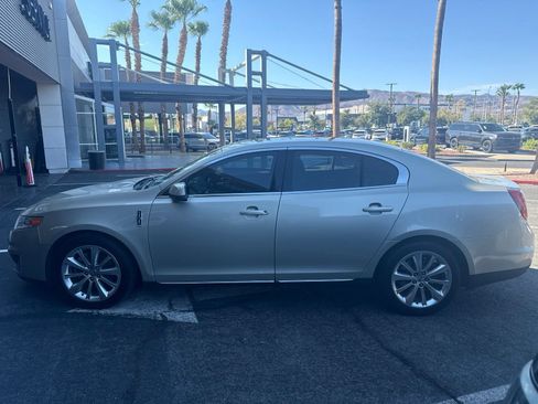Used 2010 Lincoln MKS AWD image 8