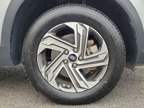 Used 2023 Hyundai Santa Fe SEL image 5