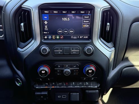 Used 2021 Chevrolet Silverado 1500 LT Trail Boss w/ Convenience Package II image 27