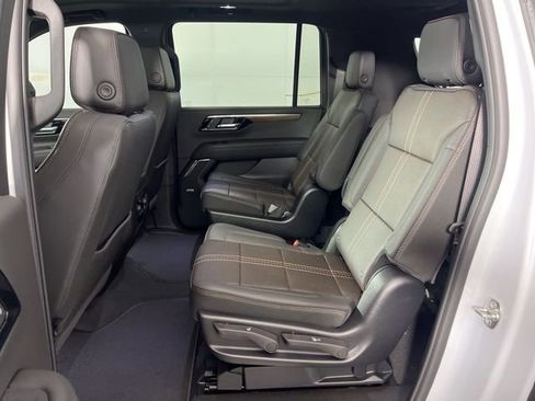 New 2026 Chevrolet Suburban High Country AWD/4WD image 10