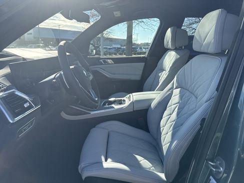 New 2026 BMW X7 xDrive40i w/ Premium Package image 10