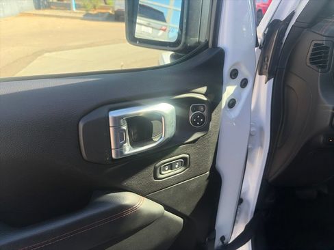 Used 2020 Jeep Gladiator Rubicon AWD/4WD image 30