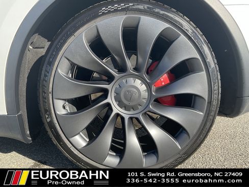 Used 2022 Tesla Model Y Performance image 32