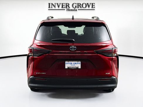 Used 2025 Toyota Sienna XLE w/ XLE Plus Package AWD/4WD image 6