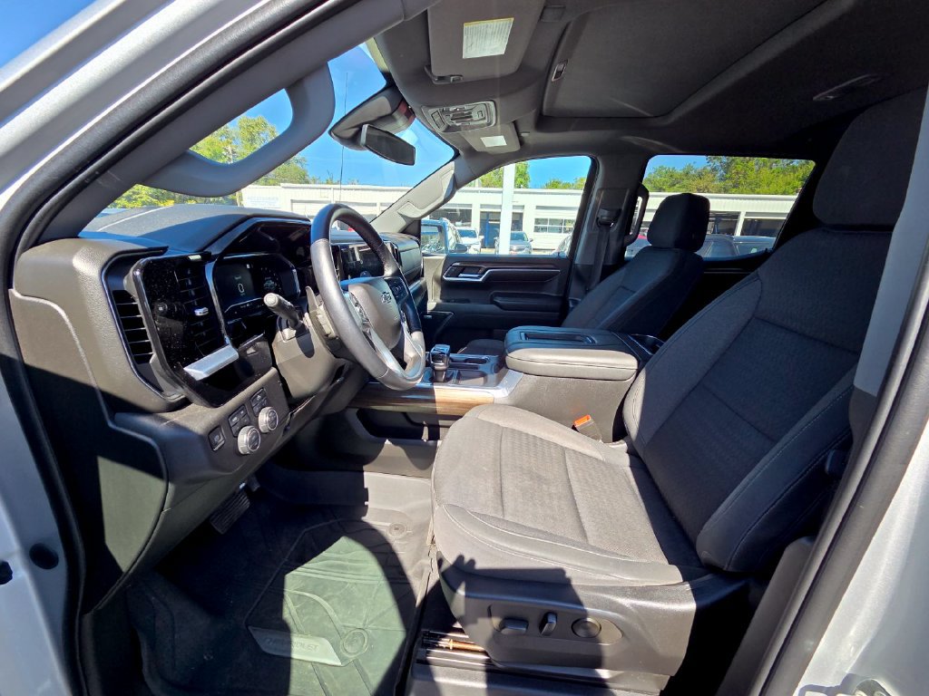 Used 2022 Chevrolet Silverado 1500 RST w/ Convenience Package II AWD/4WD image 16