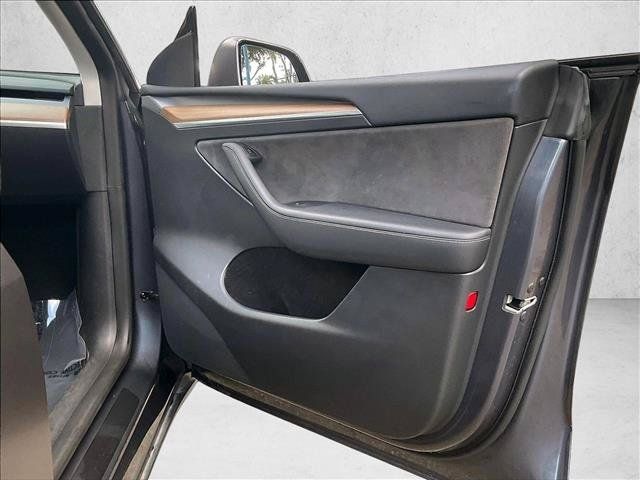 Used 2023 Tesla Model Y Performance AWD/4WD image 17