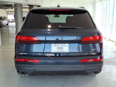 Used 2025 Audi Q7 Premium w/ Convenience Plus Package image 5