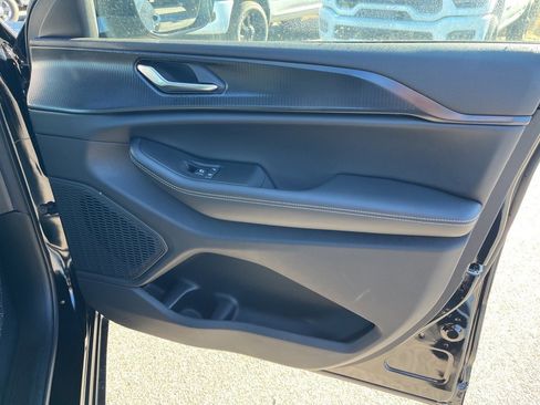 New 2025 Jeep Grand Cherokee Altitude image 10