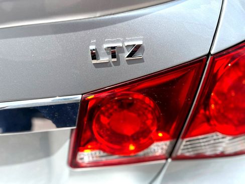 Used 2014 Chevrolet Cruze LTZ w/ RS Package image 8