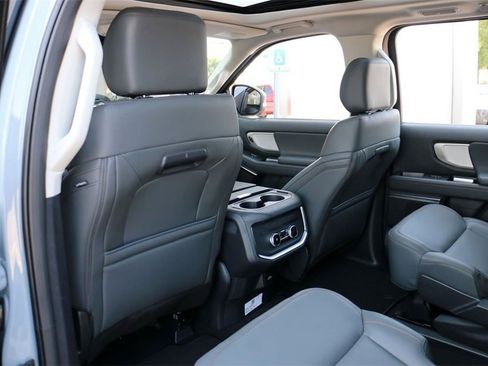 New 2025 Ford Expedition Active image 21