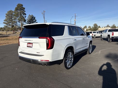 Used 2025 GMC Yukon Denali w/ Sun & Power Step Package image 5