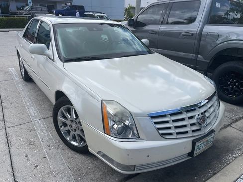 Used 2010 Cadillac DTS Premium w/ Driver Awareness Package FWD image 7