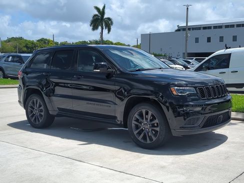 Used 2019 Jeep Grand Cherokee High Altitude RWD image 3
