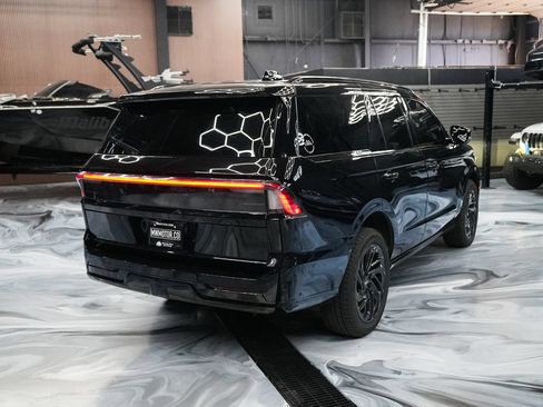 Used 2025 Lincoln Navigator Reserve AWD/4WD image 7