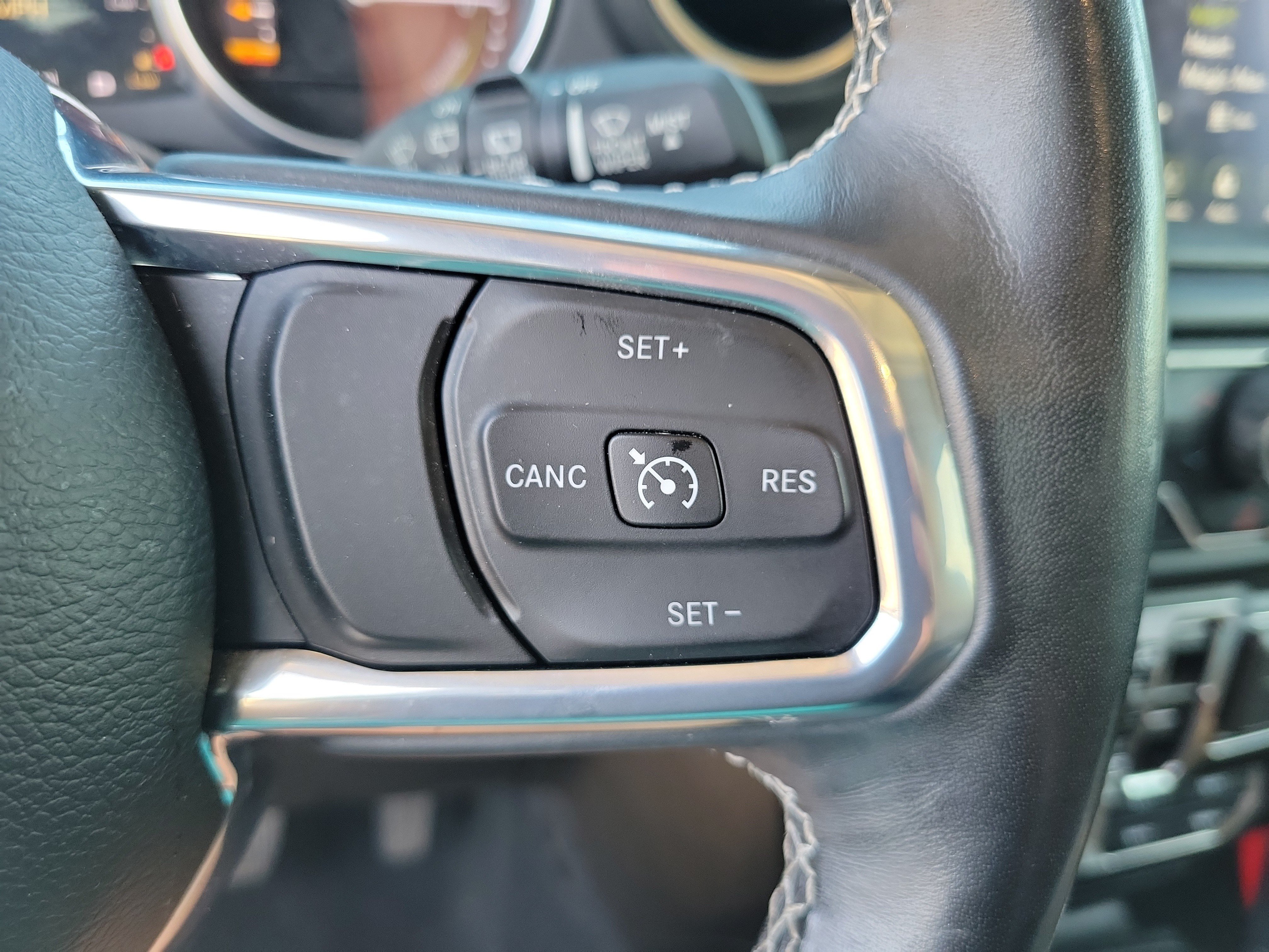Used 2022 Jeep Wrangler Unlimited Sahara w/ Cold Weather Group AWD/4WD image 22