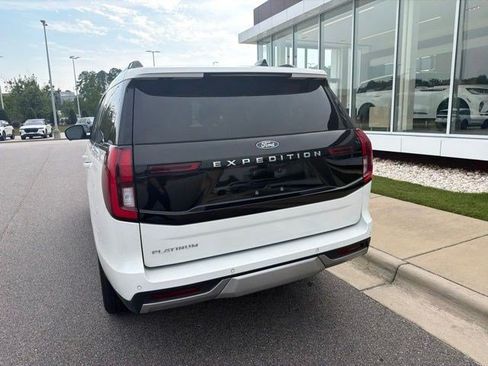 Used 2025 Ford Expedition Platinum w/ Platinum Ultimate Package AWD/4WD image 13