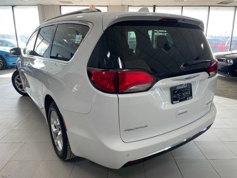 Used 2020 Chrysler Pacifica Limited image 5