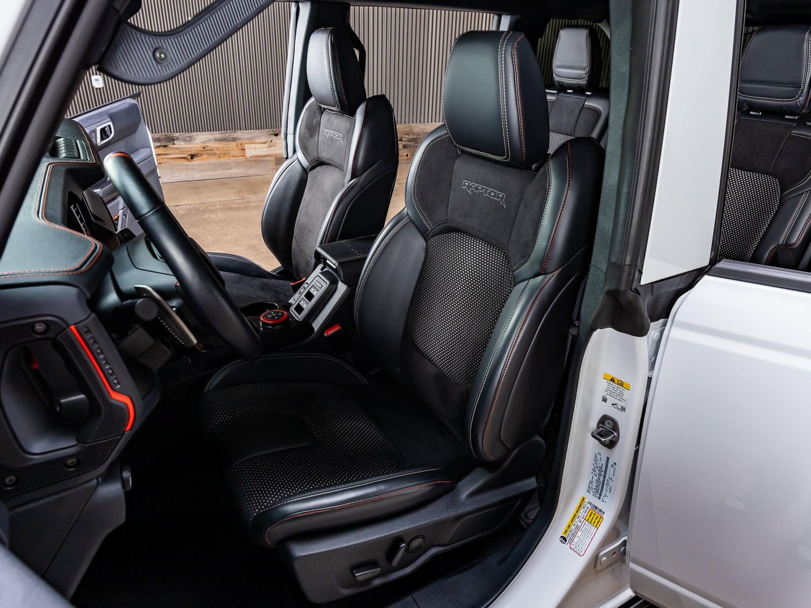 Used 2026 Ford Bronco Raptor AWD/4WD image 32
