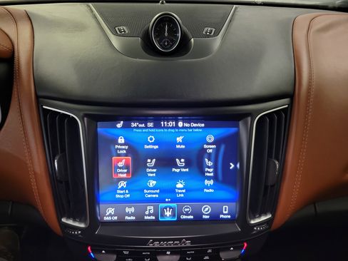 Used 2019 Maserati Levante GranLusso image 15