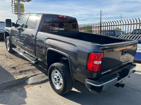 Used 2016 GMC Sierra 2500 SLE w/ SLE Preferred Package AWD/4WD image 10
