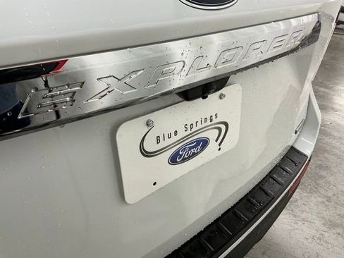 Used 2020 Ford Explorer XLT RWD image 6